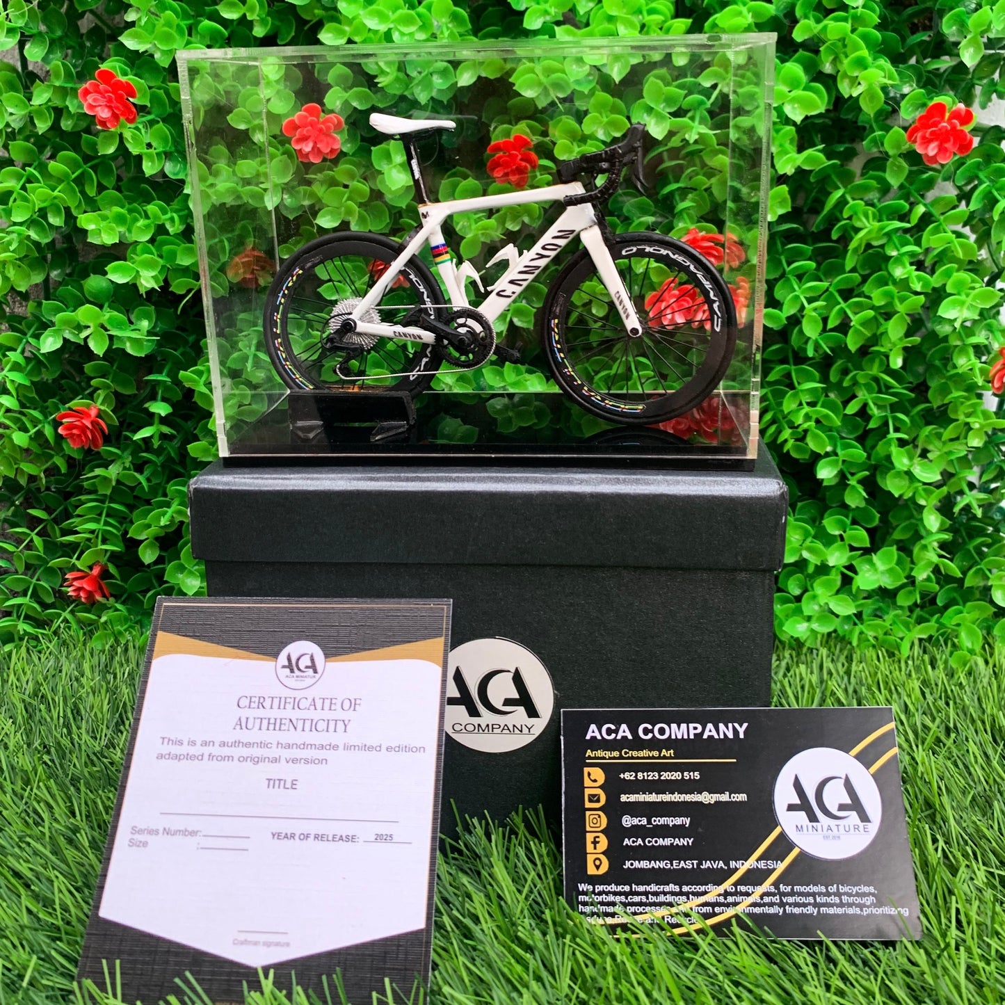 CANYON ULTIMATE - Handmade Miniature Bicycle