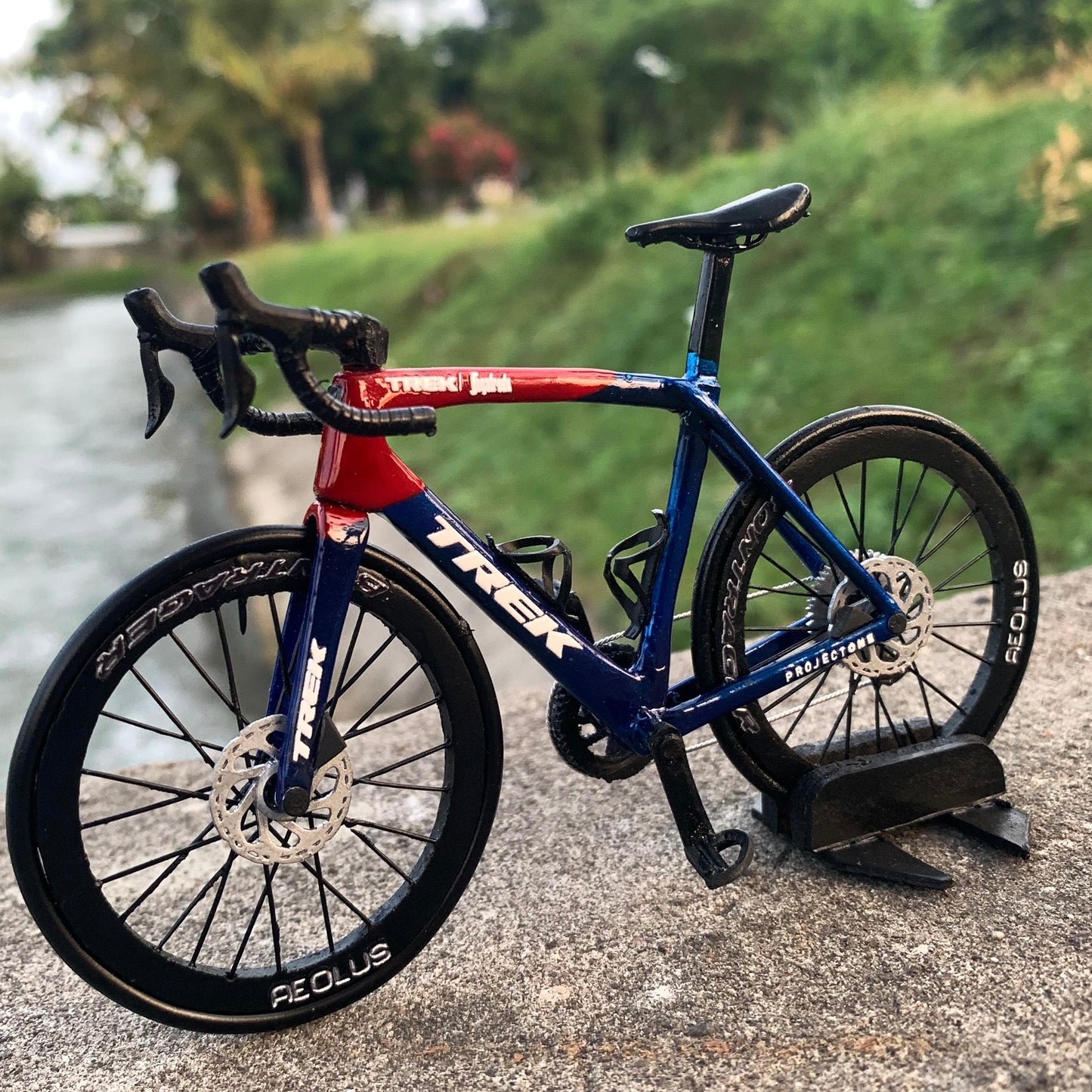 TREK EMONDA - Handmade Miniature Bicycle Red and Blue