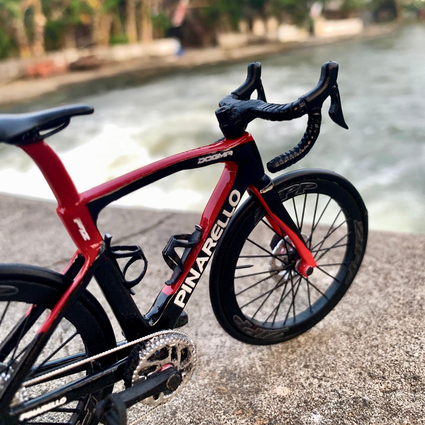 PINARELLO DOGMA - Handmade Miniature Bicycle