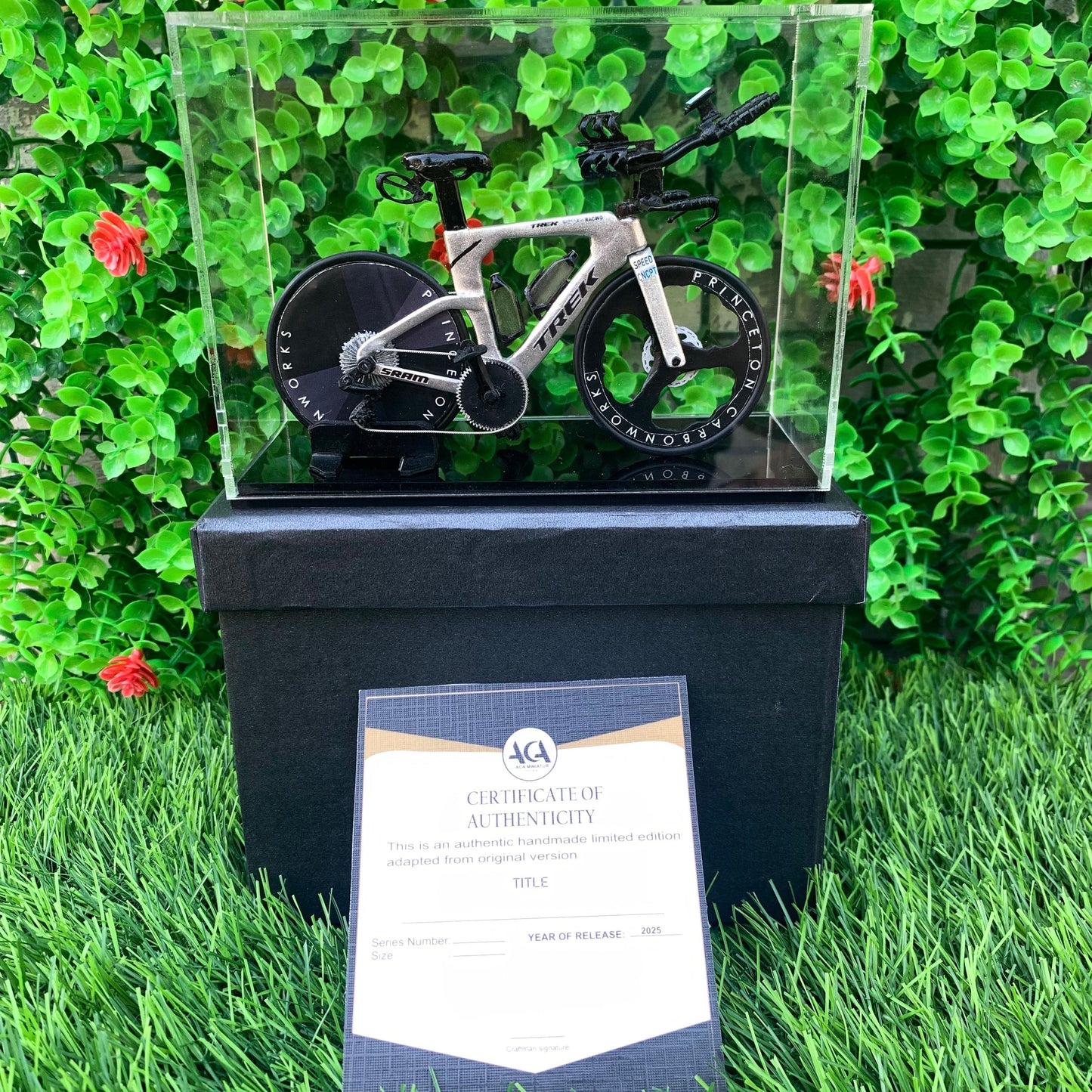 TREK SPEED CONCEPT - Handmade Miniature Bicycle White