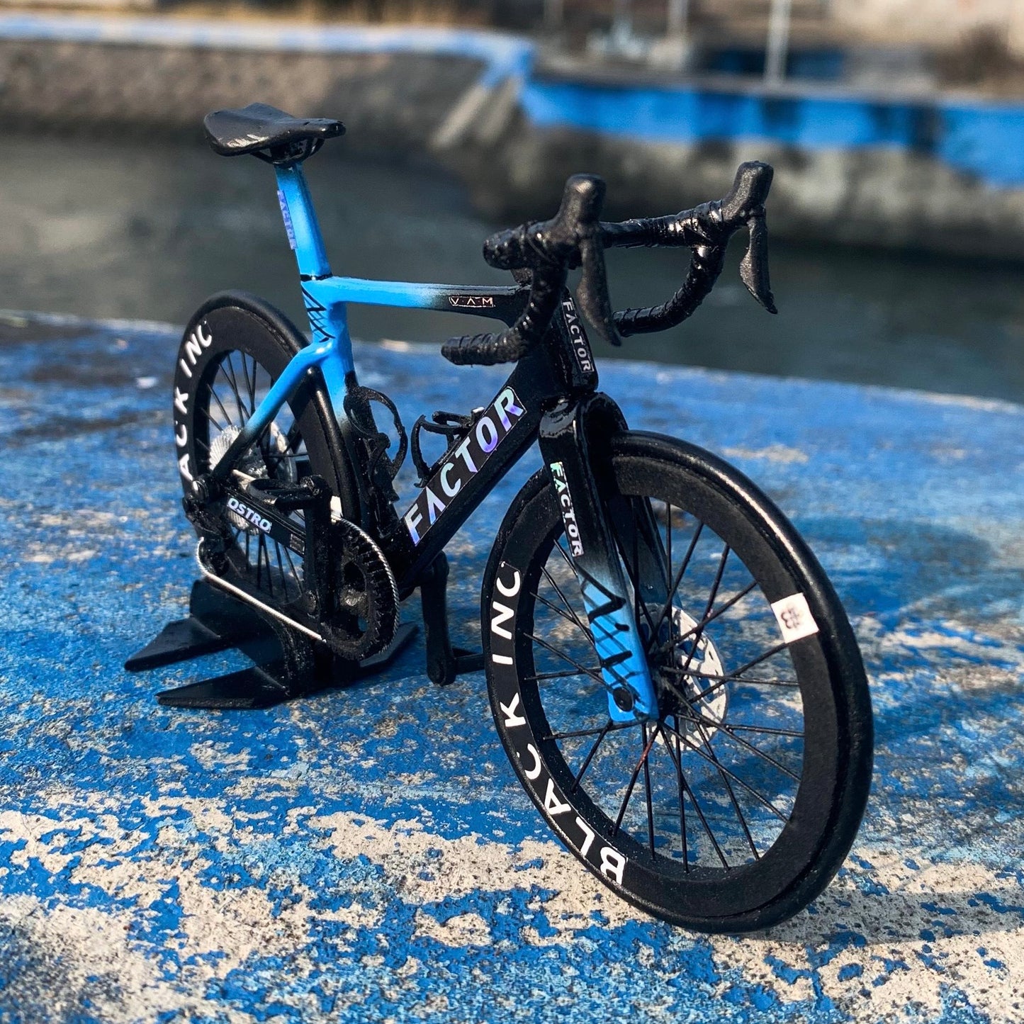 FACTOR OSTRO VAM - Handmade Miniature Bicycle