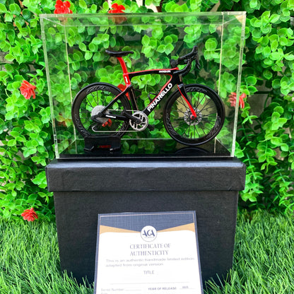 PINARELLO DOGMA - Handmade Miniature Bicycle