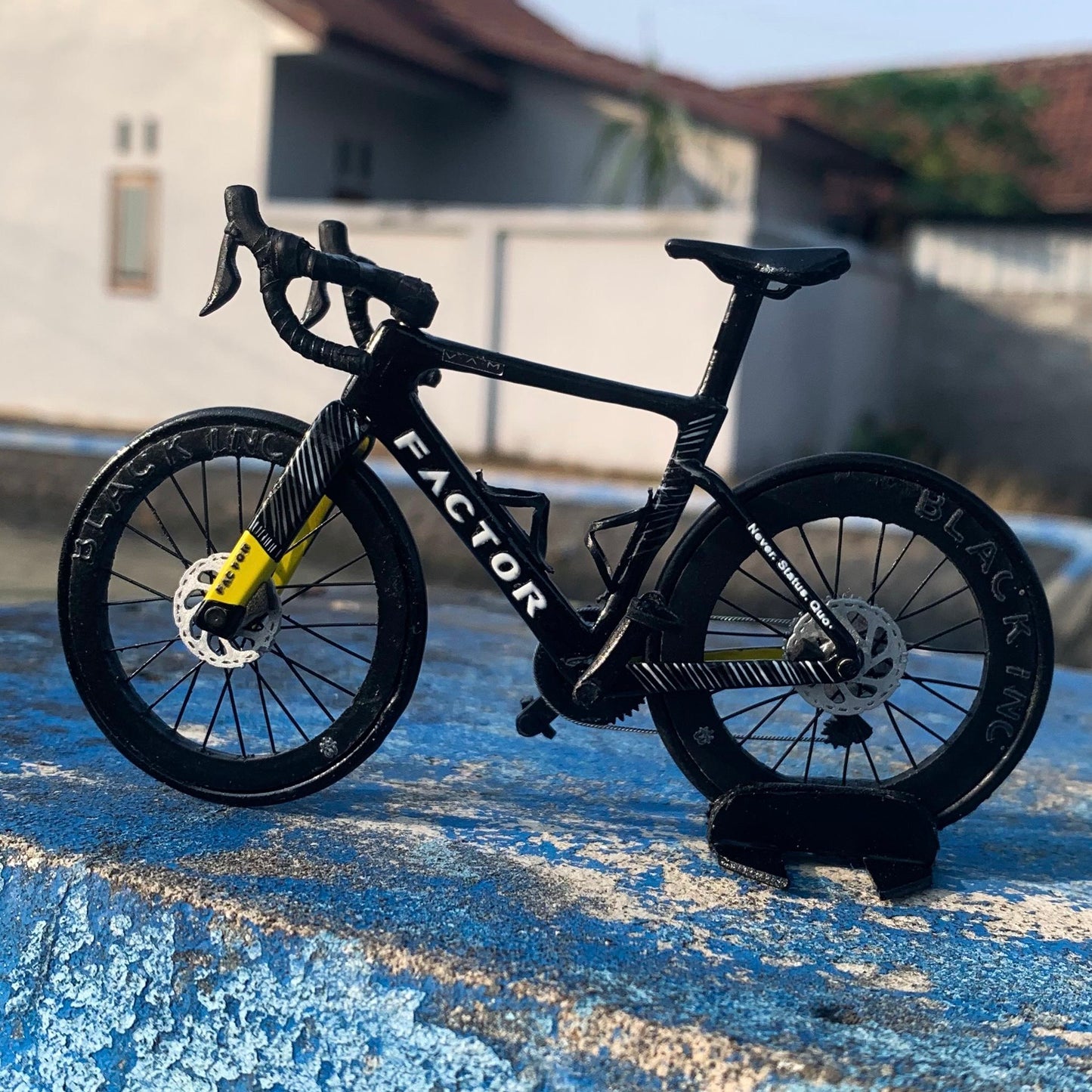 FACTOR OSTRO VAM - Handmade Miniature Bicycle