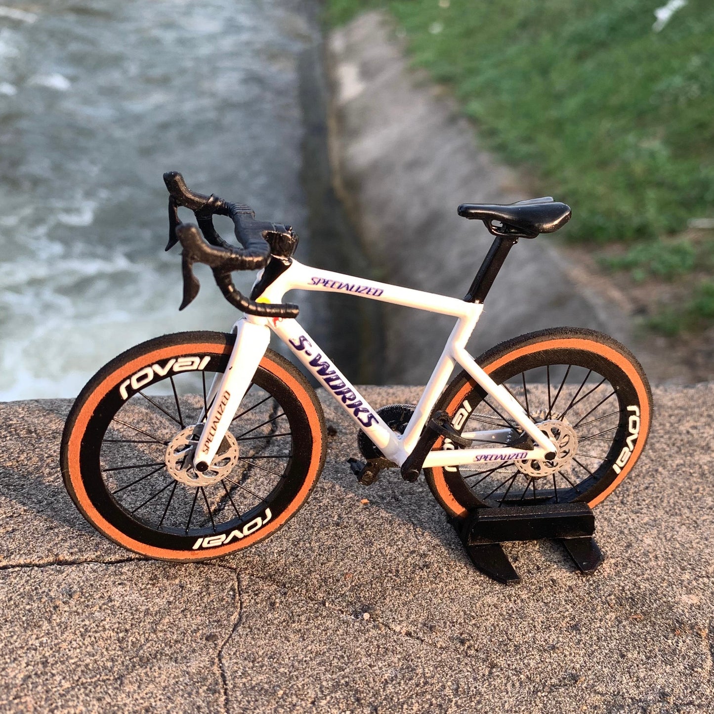 S-WORKS TARMAC SL8 - Handmade Miniature Bicycle White