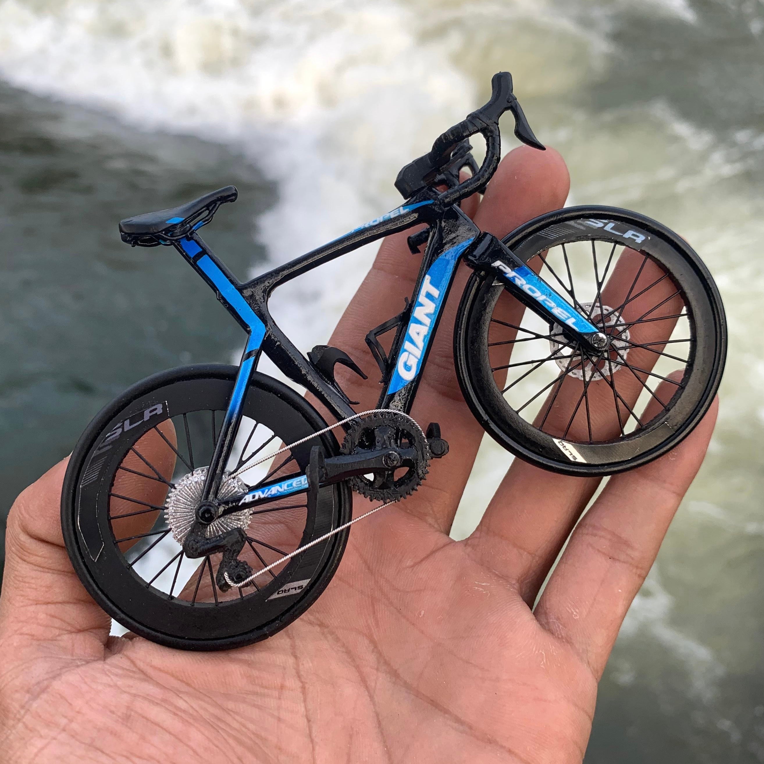 Miniature Bikes R15 GIANT PROPEL ADVANCED - Handmade Miniature Bicycle – Making Your Minis